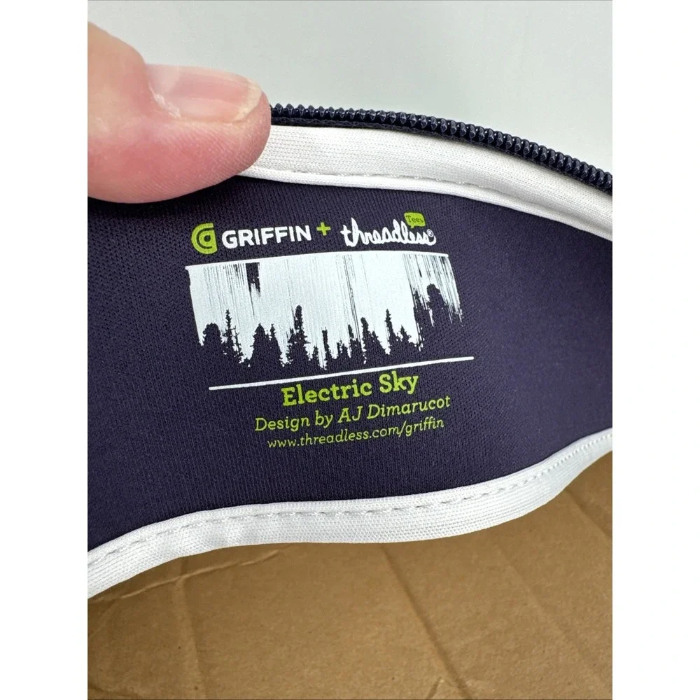 Griffin & Threadless Electric Sky Aurora Borealis Laptop Sleeve NEW Large 16